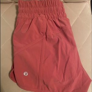 Lululemon Tracker Short V 4” Lined Hot Pink